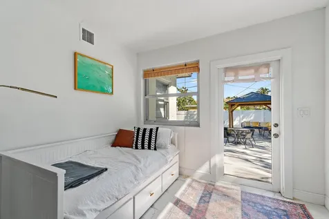 423 Avenida Alegre West Palm Beach FL 33405