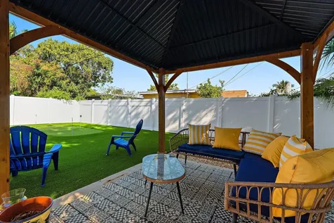 423 Avenida Alegre West Palm Beach FL 33405