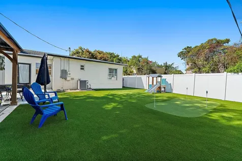 423 Avenida Alegre West Palm Beach FL 33405