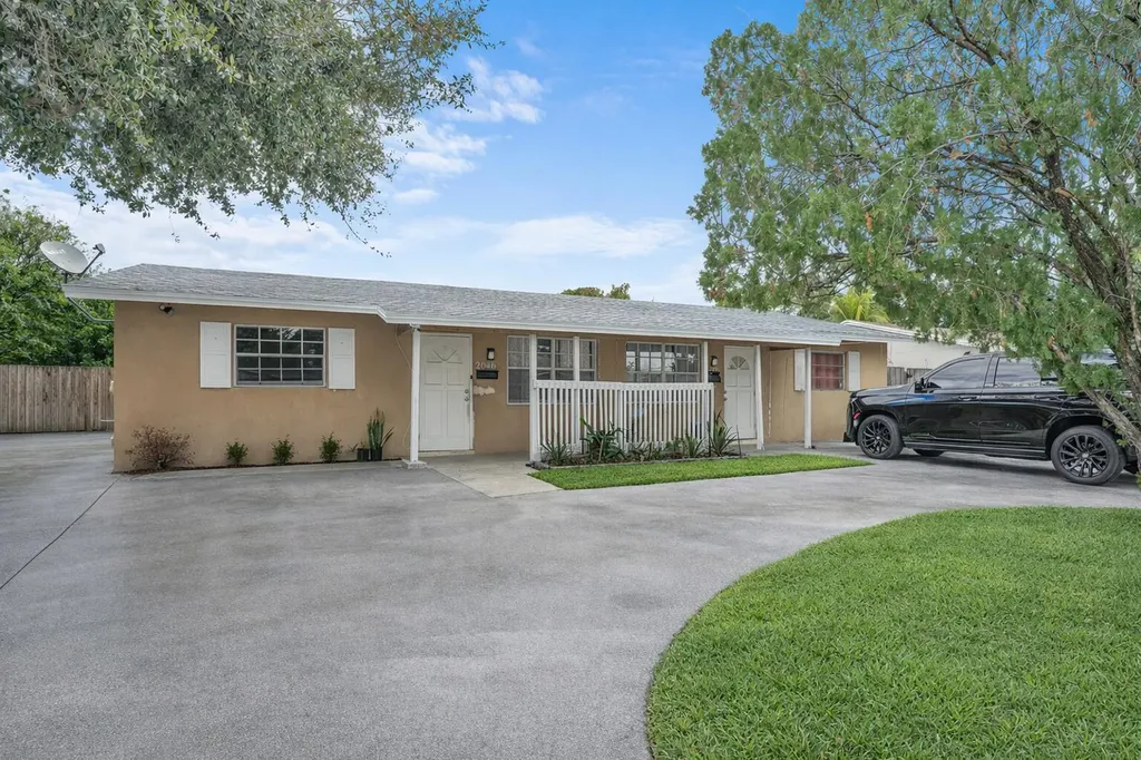 2040 NE 2nd Terrace Pompano Beach FL 33060
