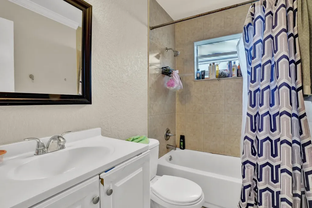 2040 NE 2nd Terrace Pompano Beach FL 33060