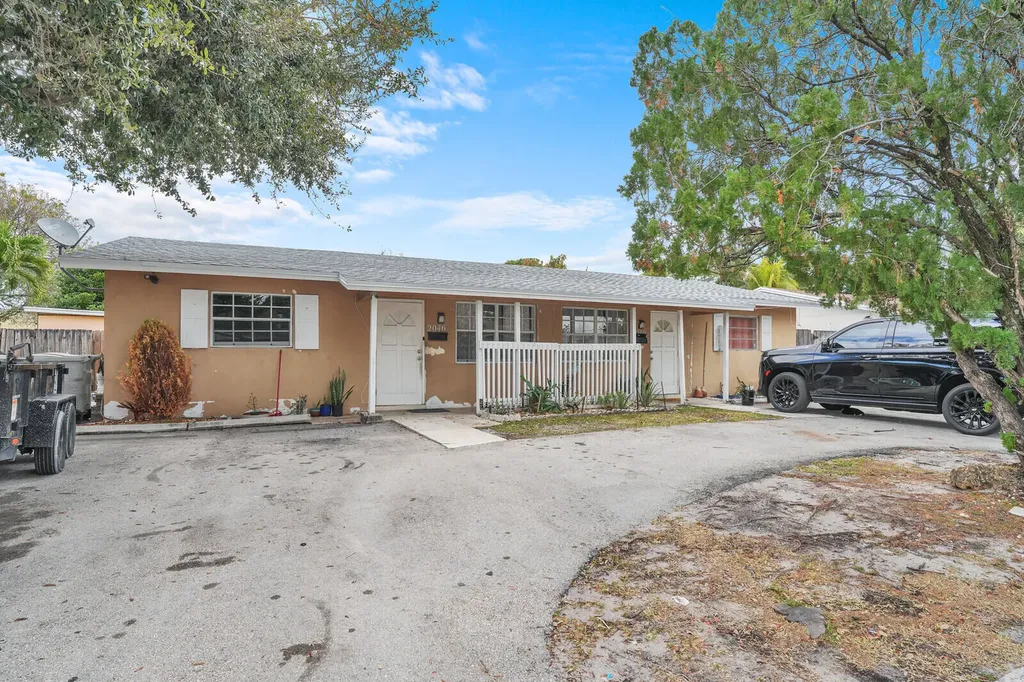 2040 NE 2nd Terrace Pompano Beach FL 33060