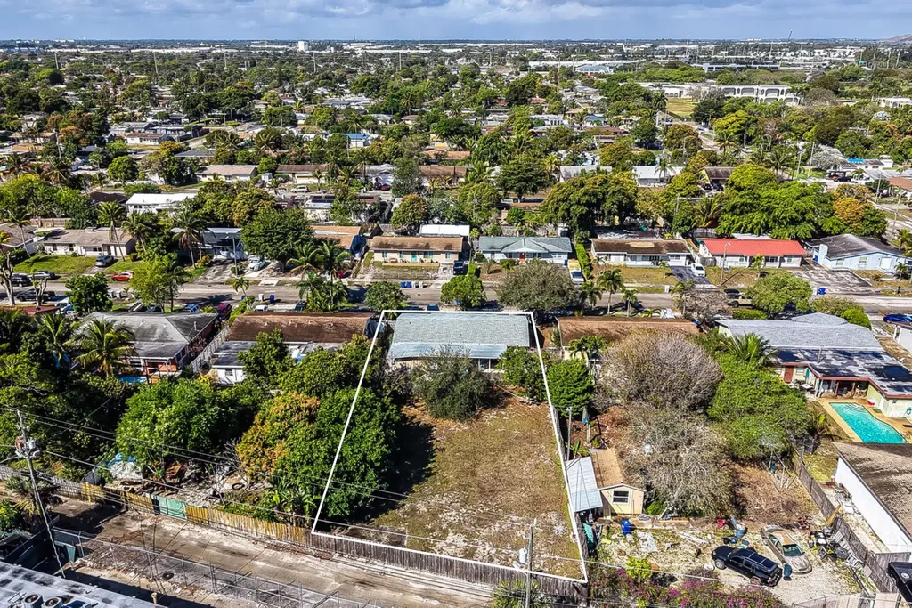 2040 NE 2nd Terrace Pompano Beach FL 33060