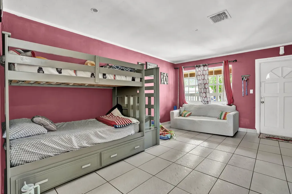 2040 NE 2nd Terrace Pompano Beach FL 33060