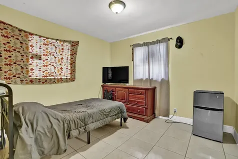 2040 NE 2nd Terrace Pompano Beach FL 33060