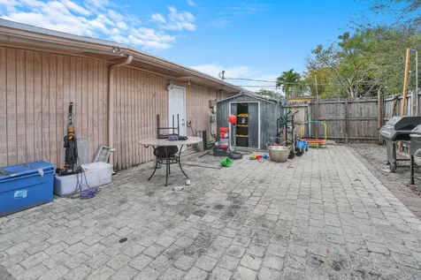 2040 NE 2nd Terrace Pompano Beach FL 33060