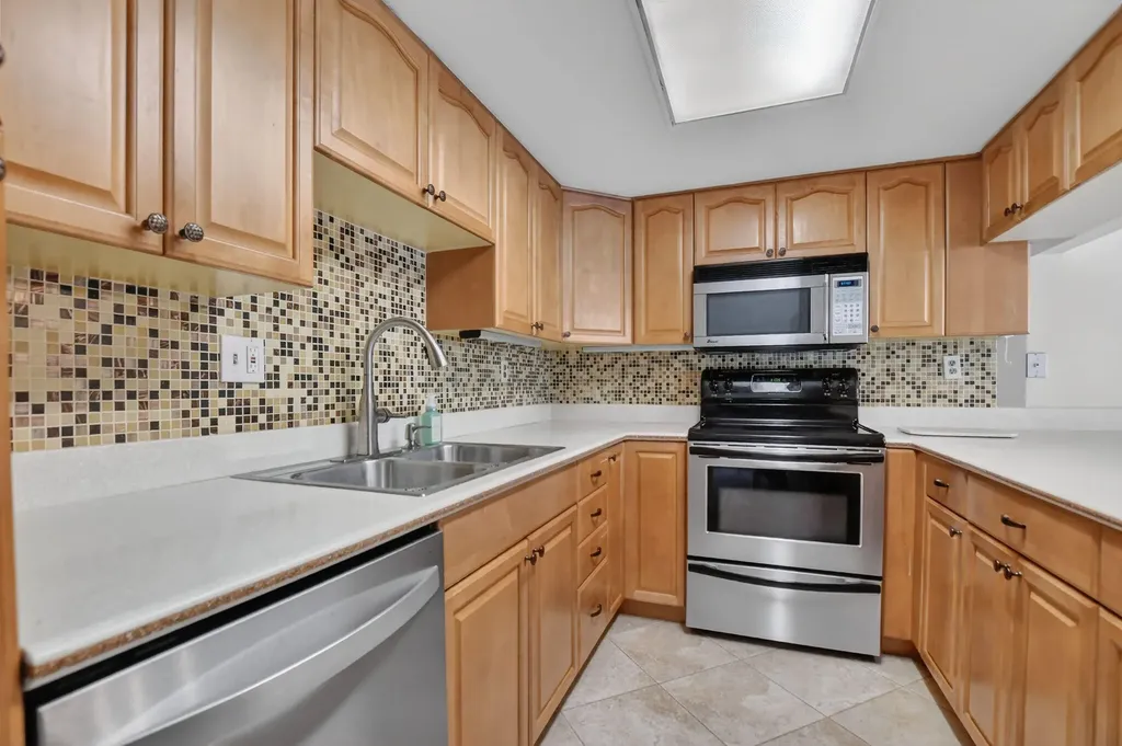 243 NW 45th Avenue Deerfield Beach FL 33442