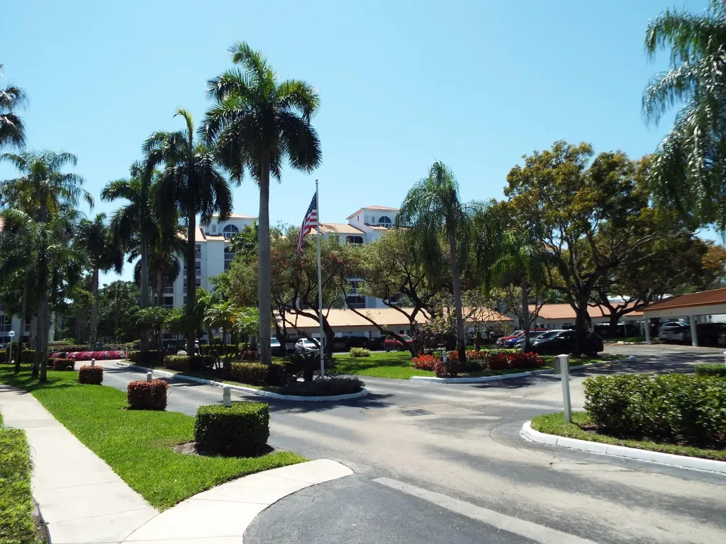 4128 W Palm Aire Drive Pompano Beach FL 33069