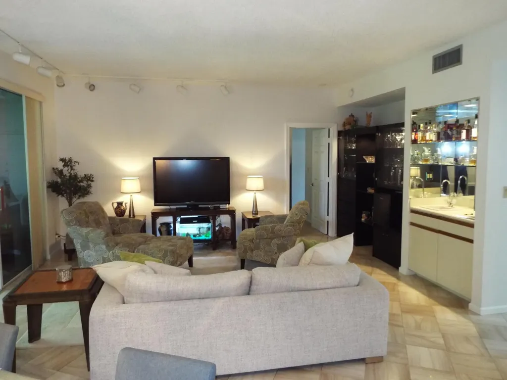 4128 W Palm Aire Drive Pompano Beach FL 33069