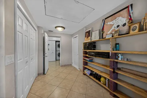 270 NE 42nd Street Oakland Park FL 33334