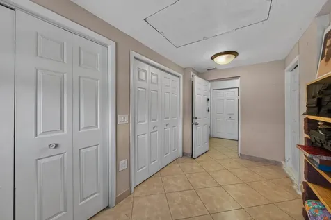 270 NE 42nd Street Oakland Park FL 33334