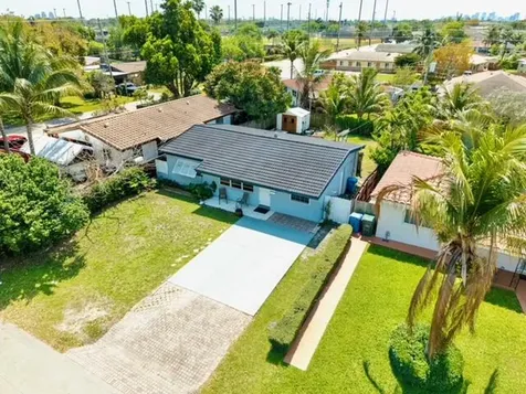 270 NE 42nd Street Oakland Park FL 33334