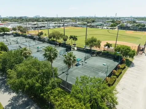 270 NE 42nd Street Oakland Park FL 33334