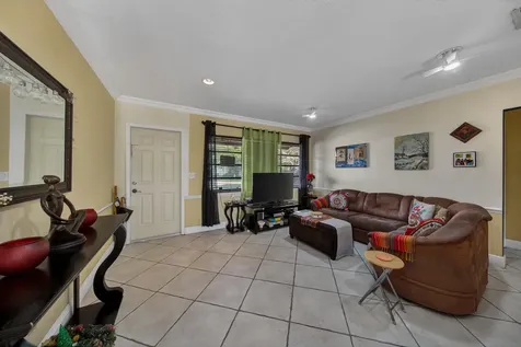 270 NE 42nd Street Oakland Park FL 33334