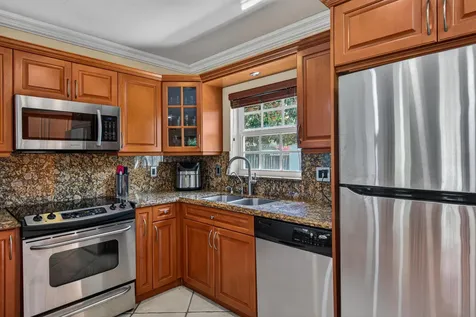 270 NE 42nd Street Oakland Park FL 33334