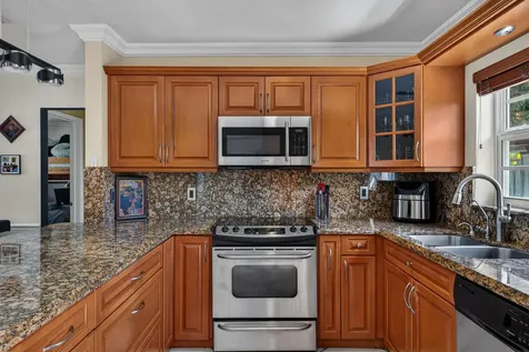 270 NE 42nd Street Oakland Park FL 33334