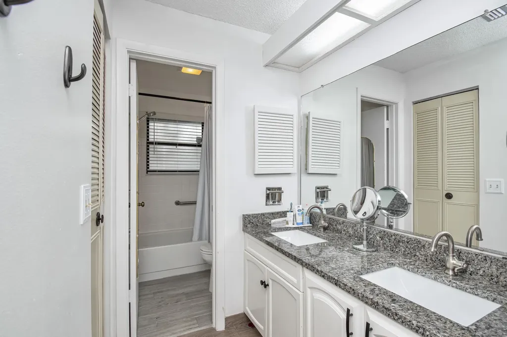 379 Ottawa Court Royal Palm Beach FL 33411