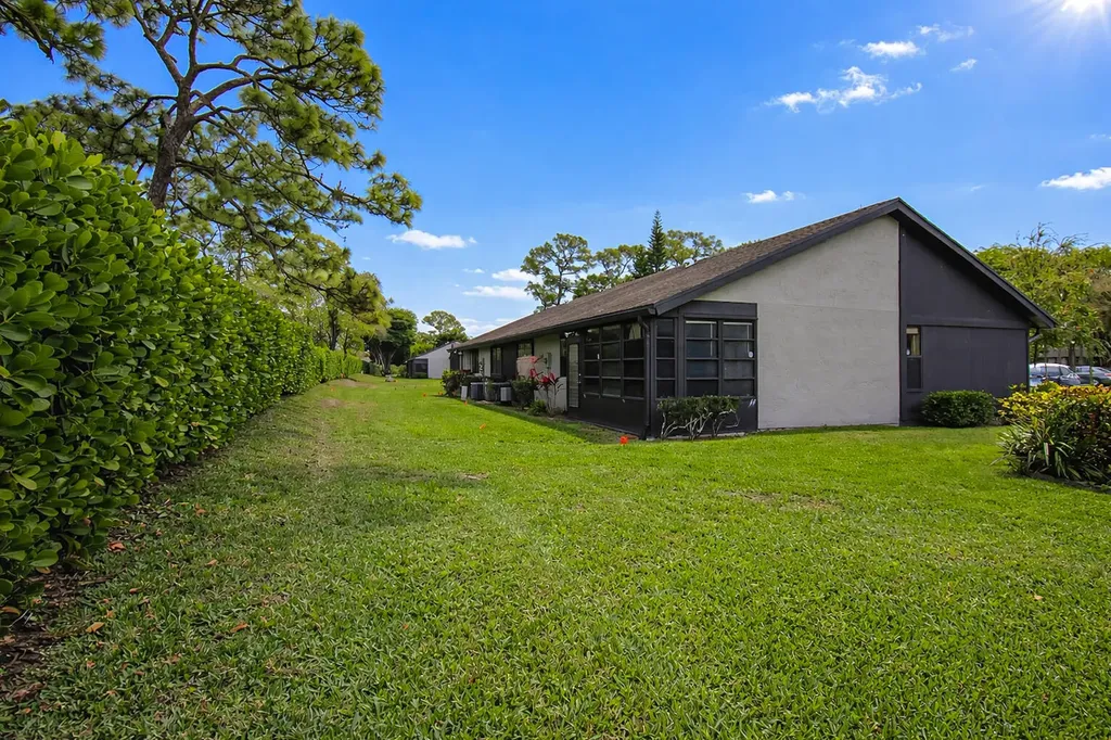 379 Ottawa Court Royal Palm Beach FL 33411