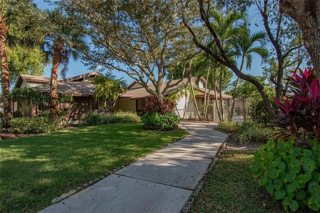 379 Ottawa Court Royal Palm Beach FL 33411