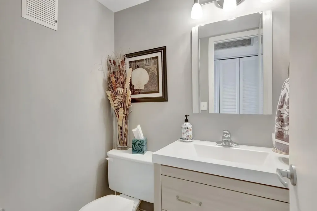 2051 Cambridge C Deerfield Beach FL 33442