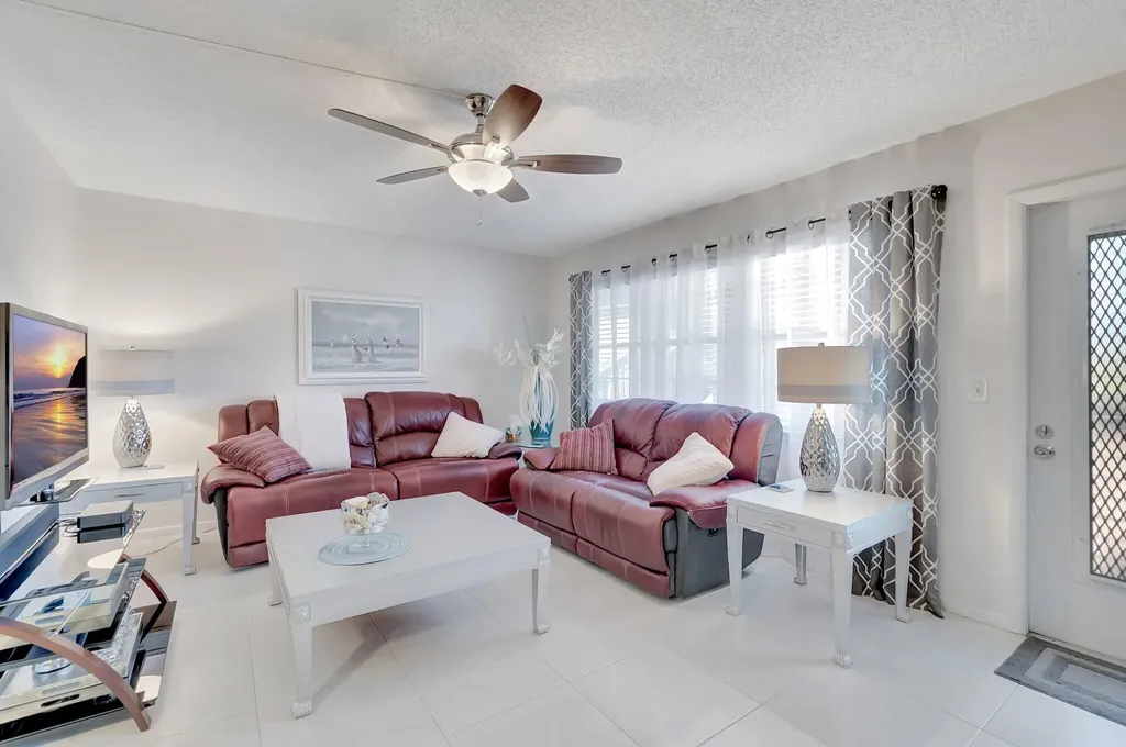 2051 Cambridge C Deerfield Beach FL 33442