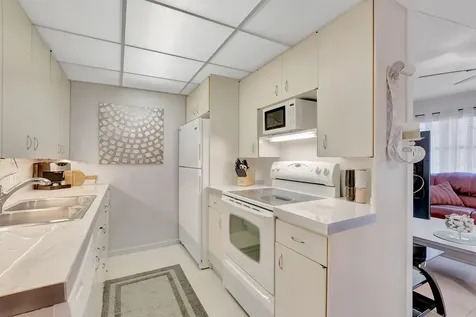 2051 Cambridge C Deerfield Beach FL 33442