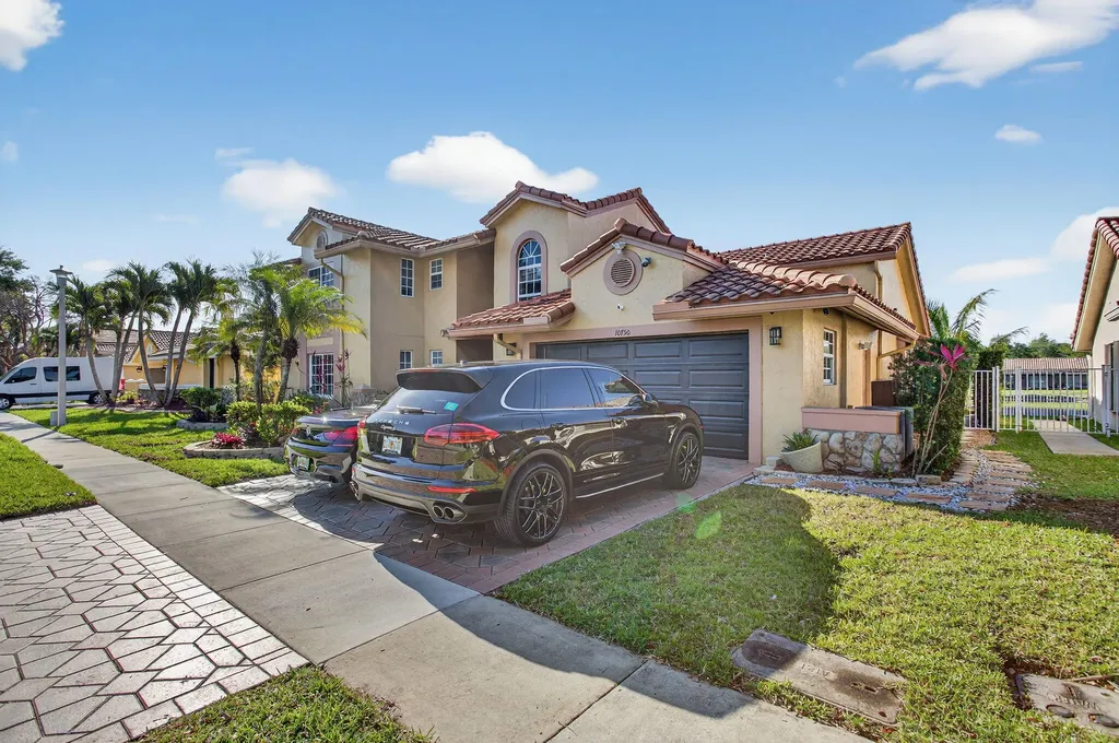 10750 NW 18th Place Plantation FL 33322