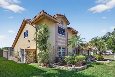 10750 NW 18th Place Plantation FL 33322