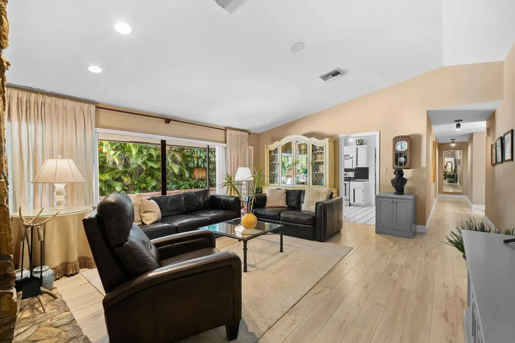8730 Lake Dasha Terrace Plantation FL 33324