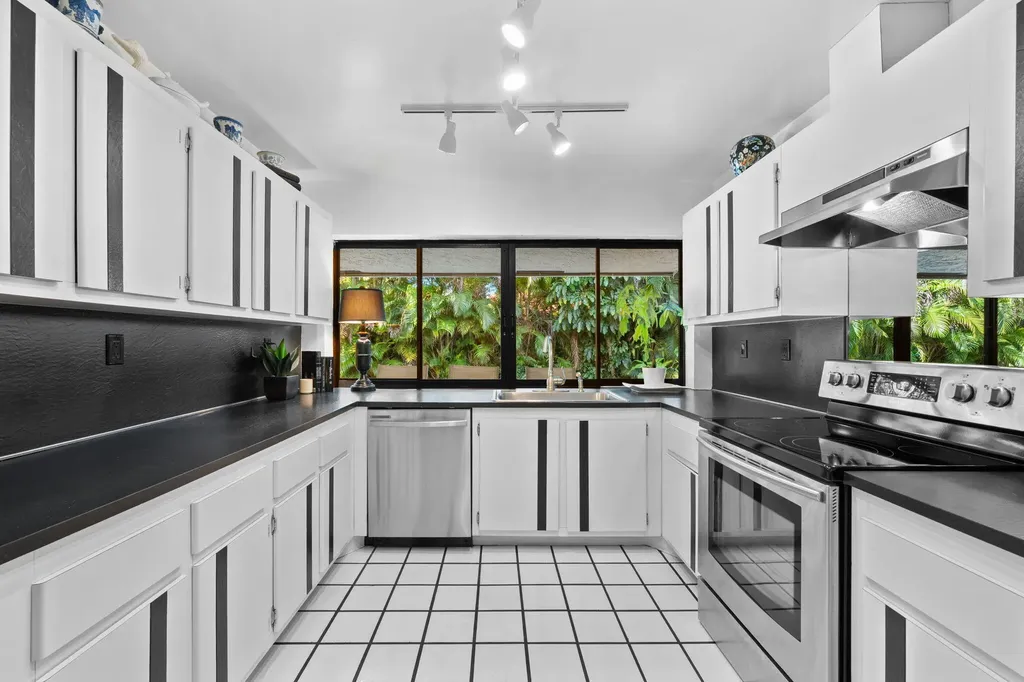 8730 Lake Dasha Terrace Plantation FL 33324