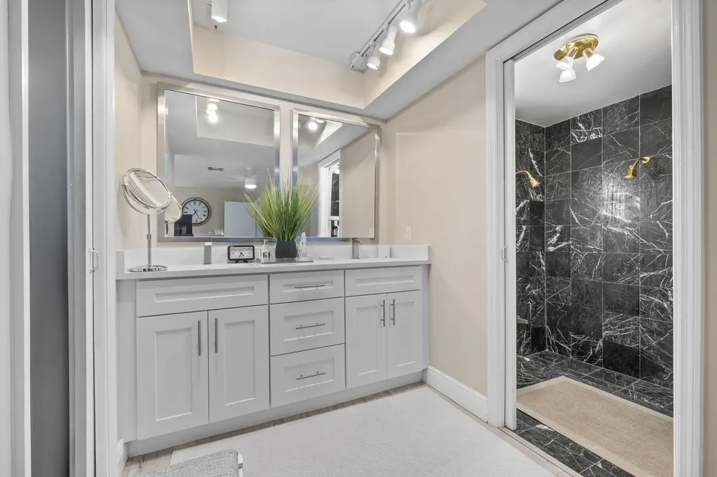 8730 Lake Dasha Terrace Plantation FL 33324
