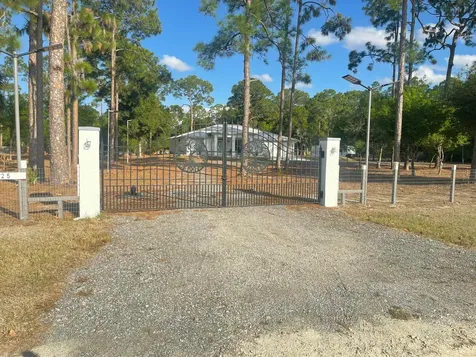 5325 Pioneer 17th Street Clewiston FL 33440