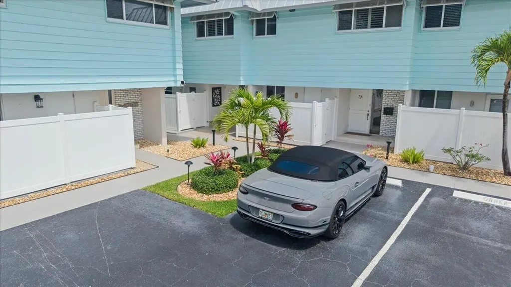 426 SE 17th Terrace Deerfield Beach FL 33441