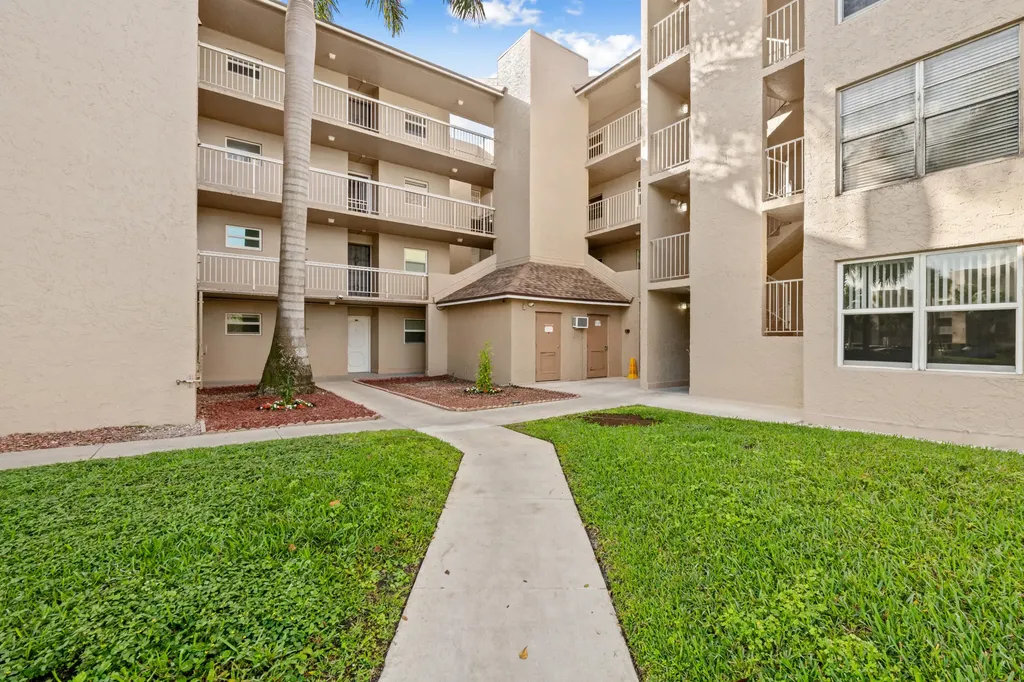 9480 Tangerine Place Davie FL 33324