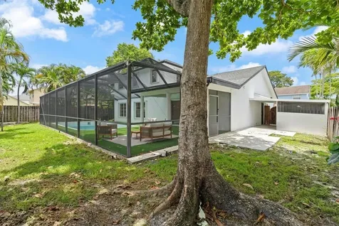 301 NW 78th Terrace Plantation FL 33324