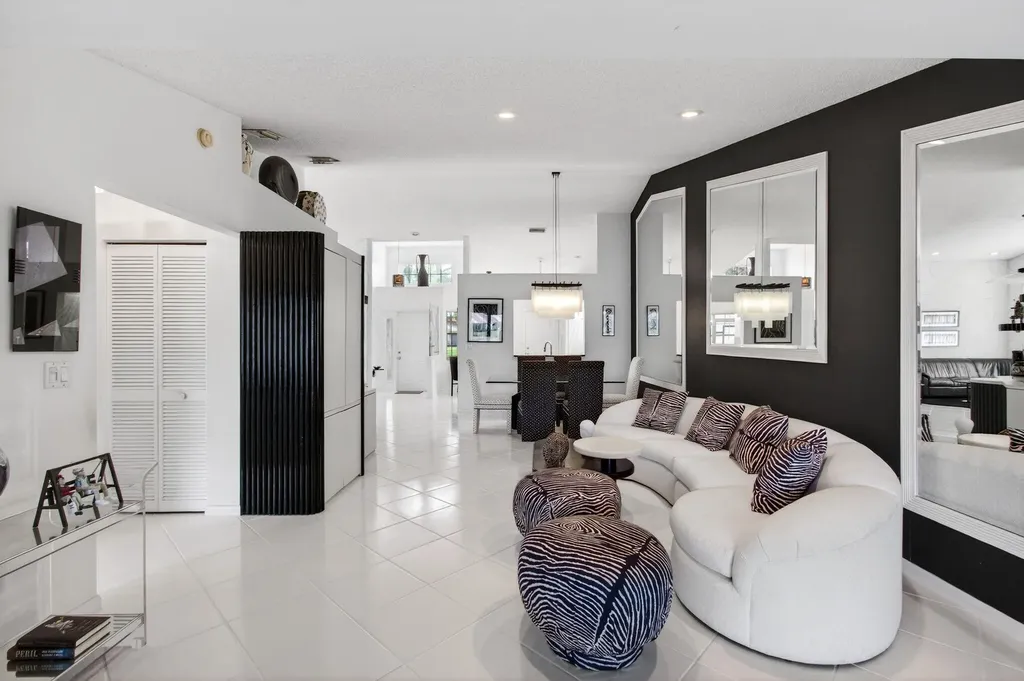 14492 Via Royale Delray Beach FL 33446