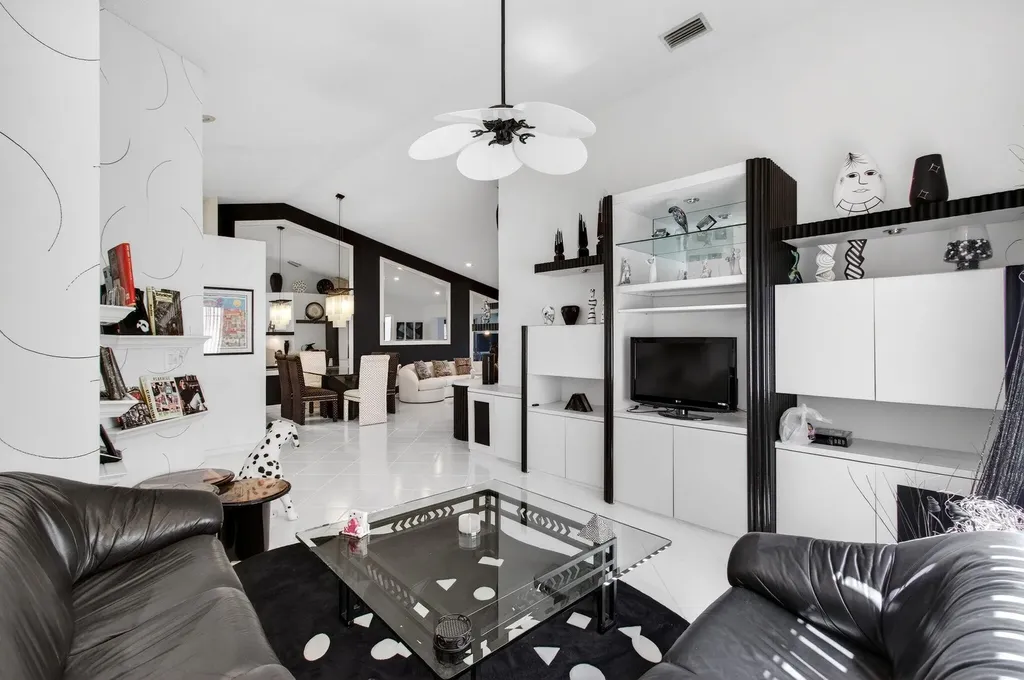 14492 Via Royale Delray Beach FL 33446