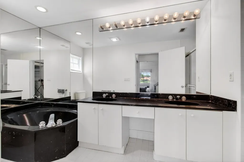 14492 Via Royale Delray Beach FL 33446