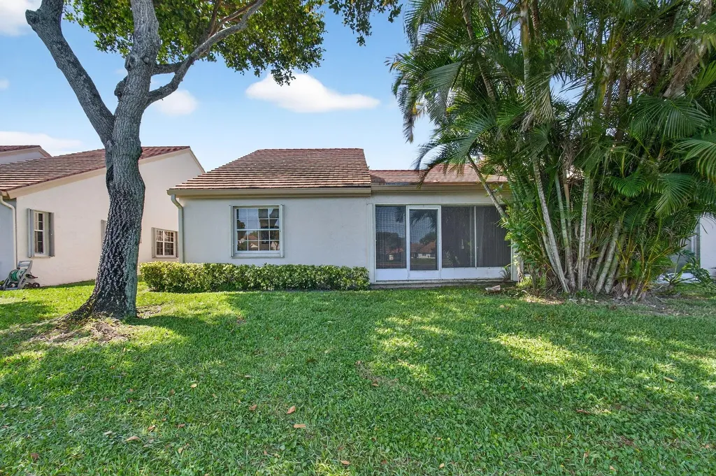 14492 Via Royale Delray Beach FL 33446