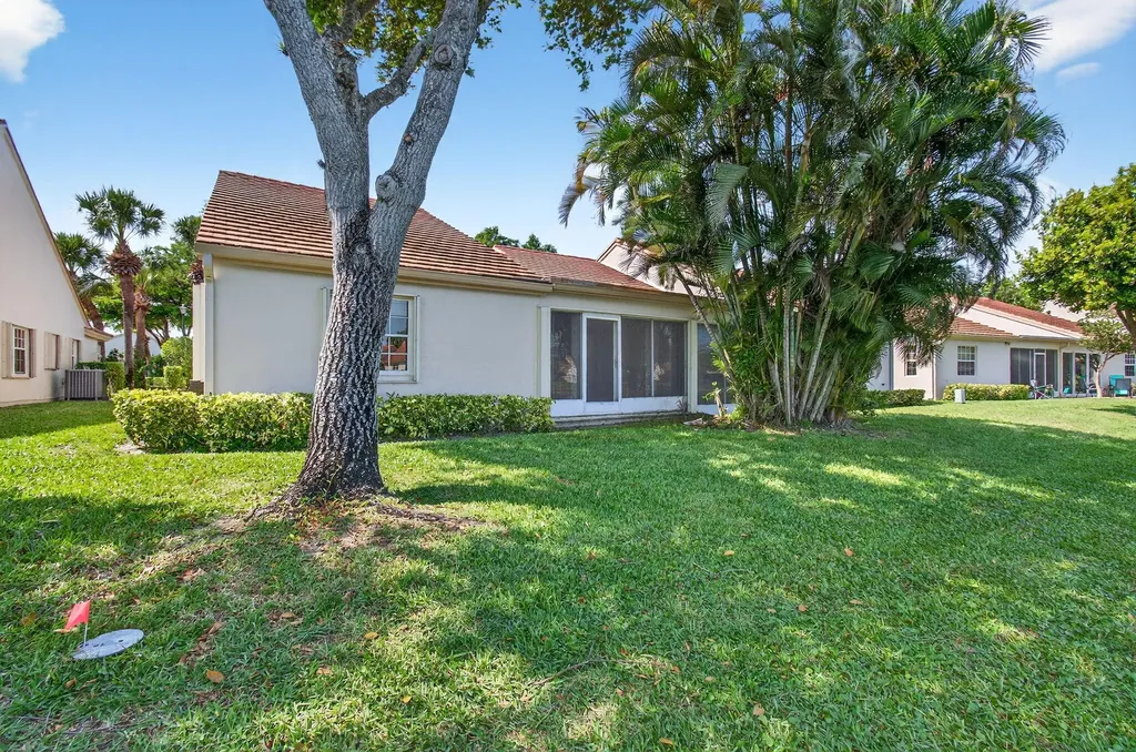 14492 Via Royale Delray Beach FL 33446