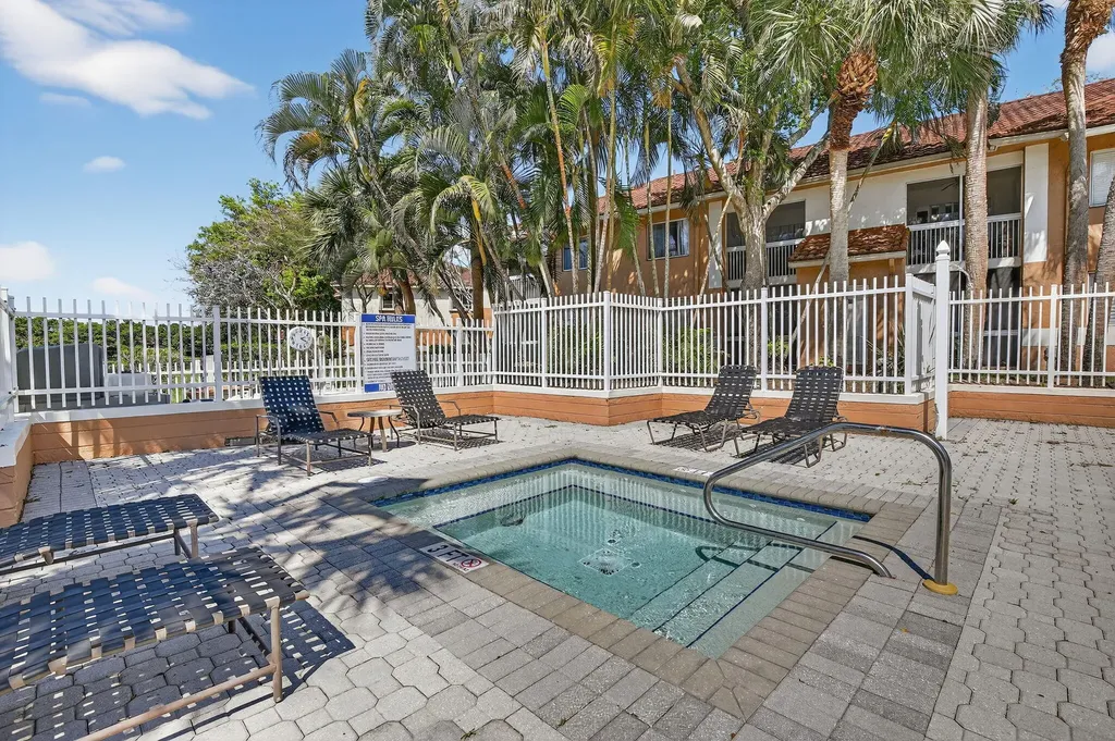 807 NW 91st Terrace NW Plantation FL 33324