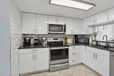 807 NW 91st Terrace NW Plantation FL 33324