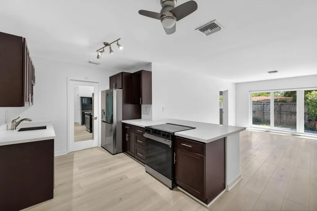 1029 NE 9th Avenue Fort Lauderdale FL 33304