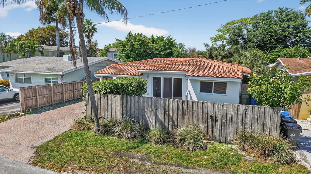 1029 NE 9th Avenue Fort Lauderdale FL 33304