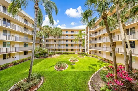 3249 Riverside Coral Springs FL 33065