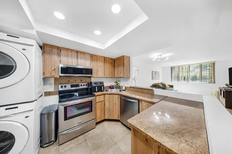 3249 Riverside Coral Springs FL 33065