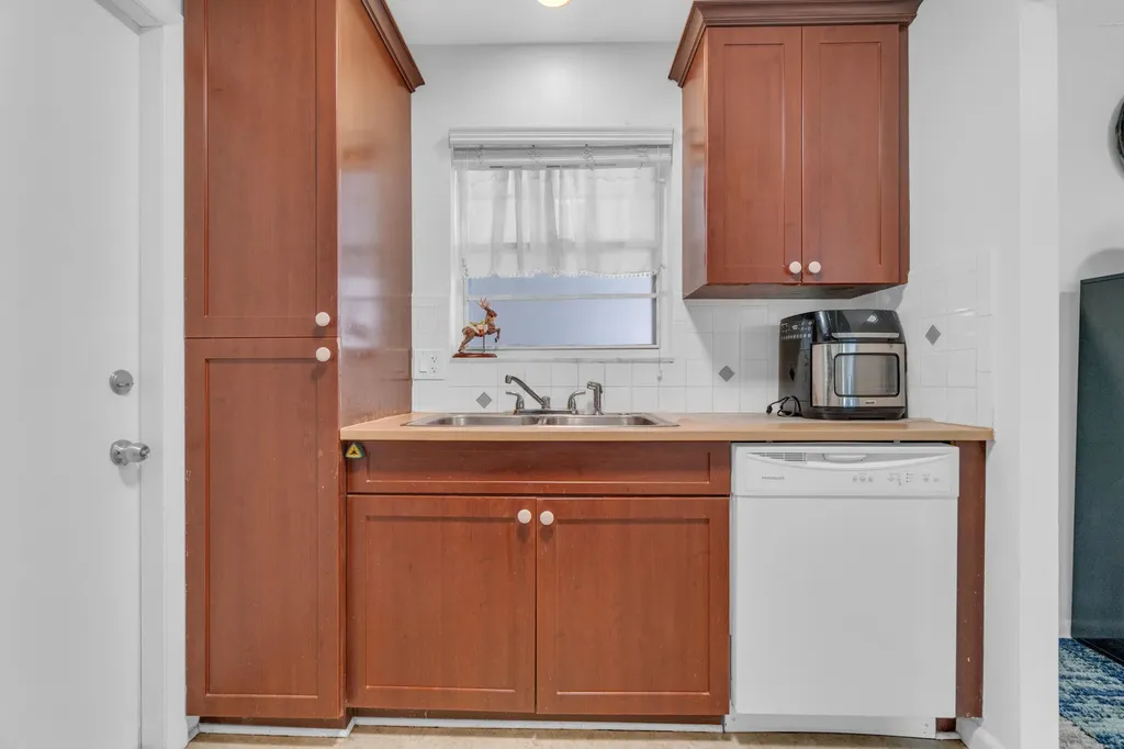 2441 SW 82nd Avenue Davie FL 33324