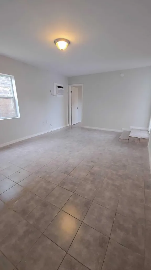 621 NW 5th Avenue Pompano Beach FL 33060