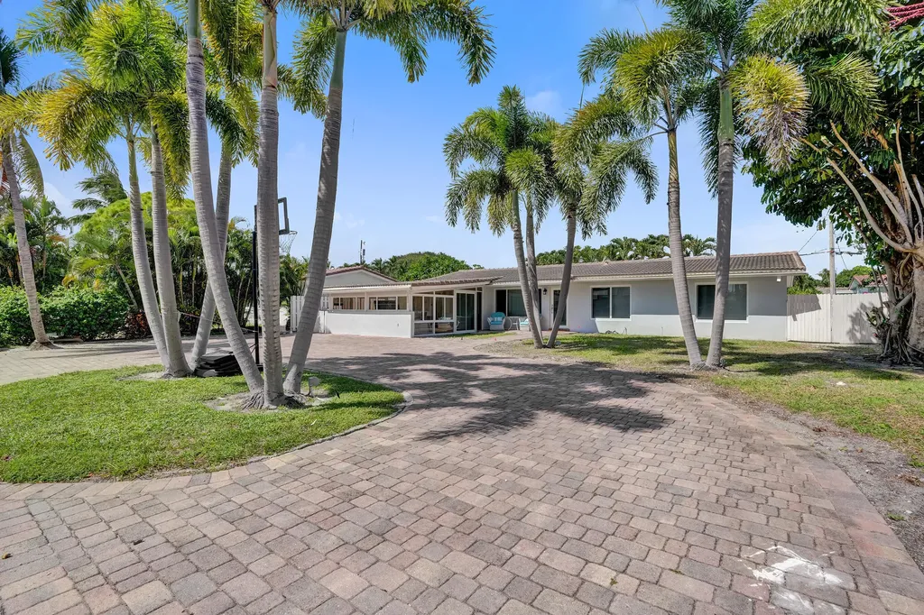 1633 SE 5th Court Deerfield Beach FL 33441