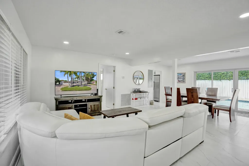 1633 SE 5th Court Deerfield Beach FL 33441